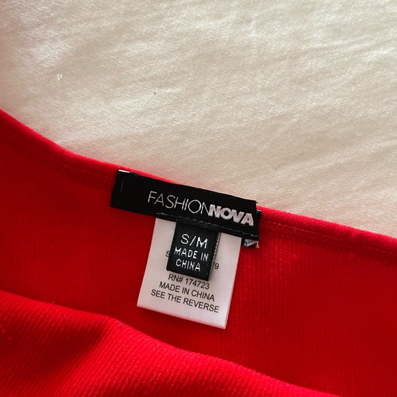 One shoulder crop top - Picture 2 of 2